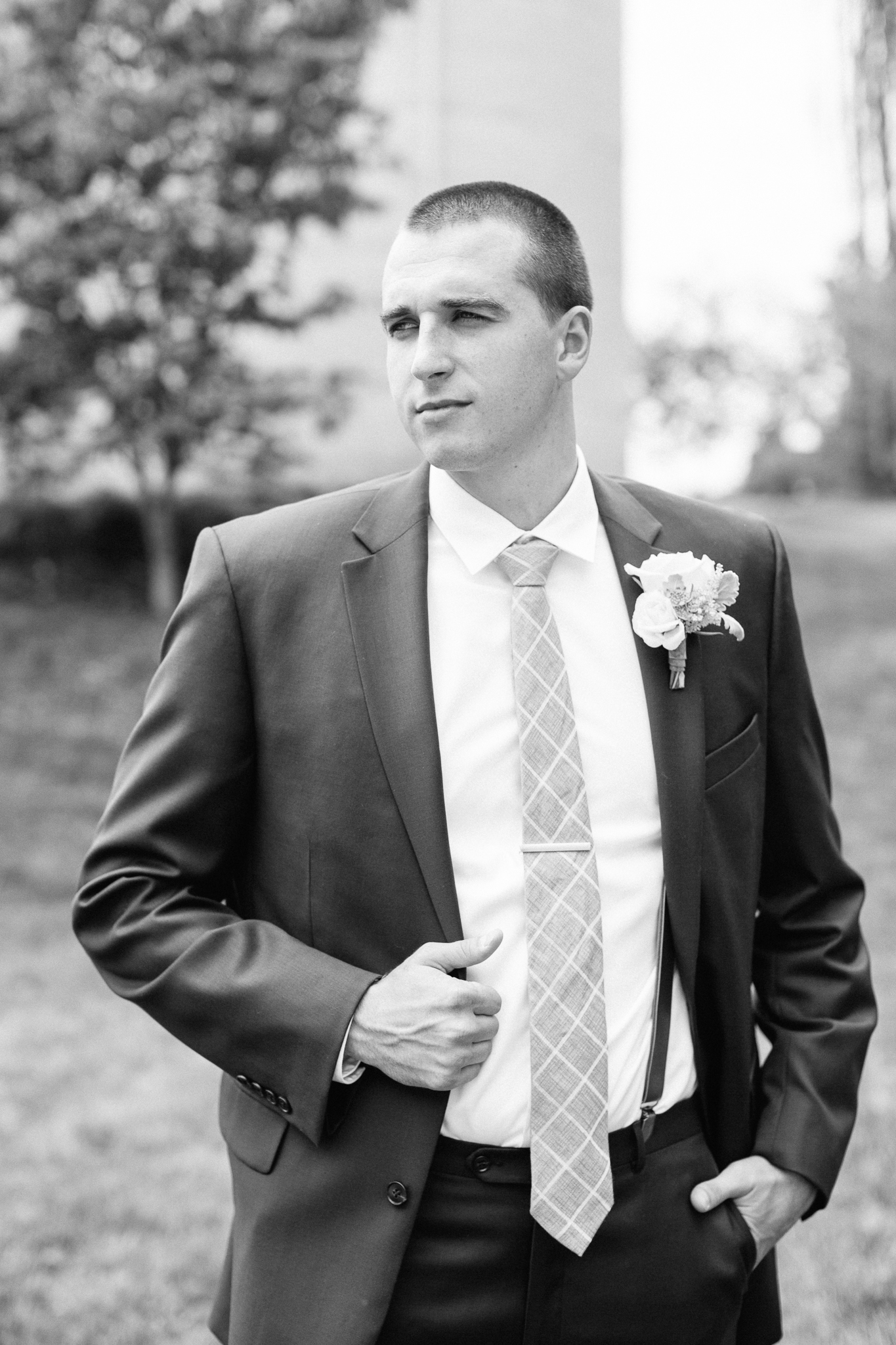 groom portrait black and white