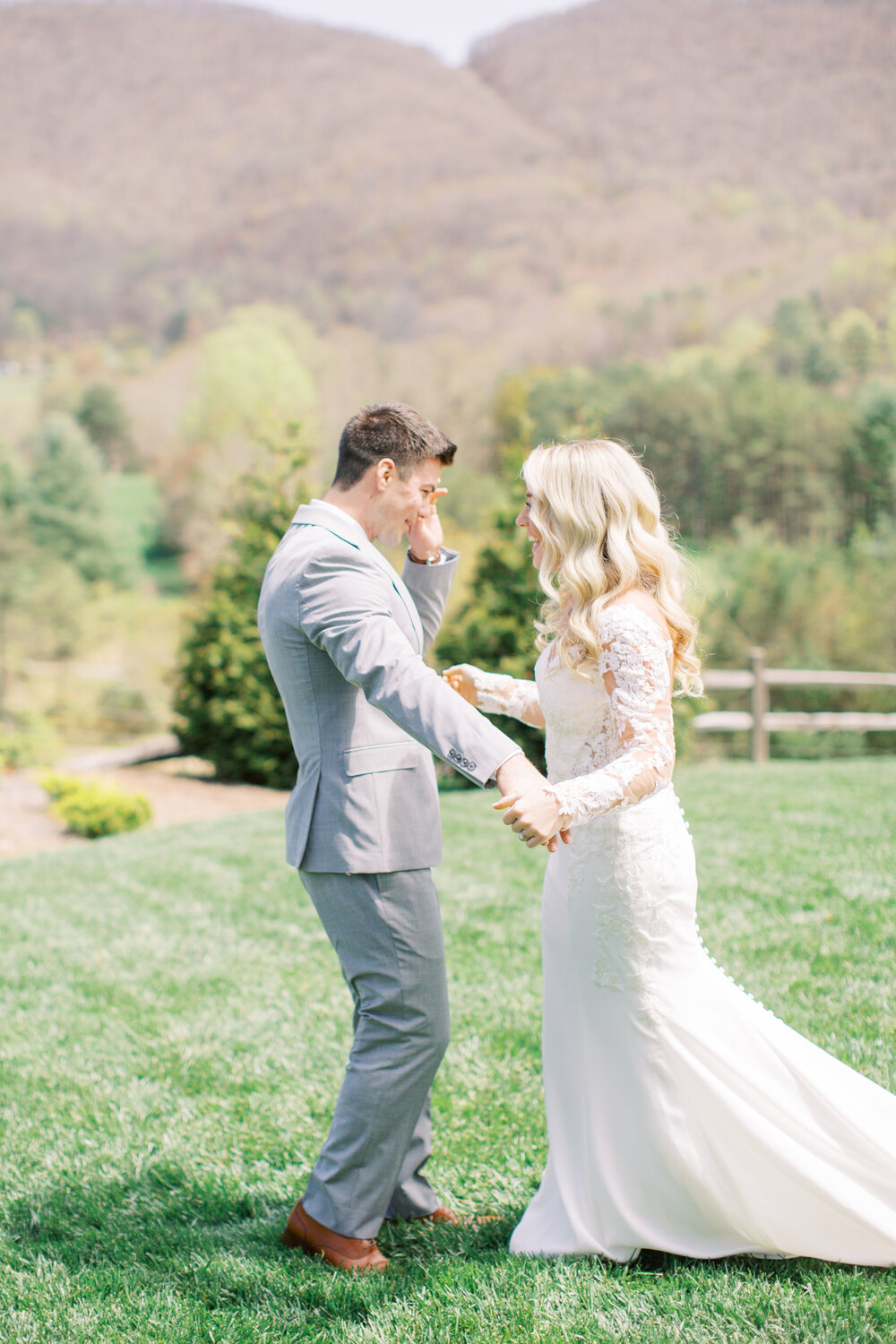 Asheville Wedding photographers at Chestnut ridge