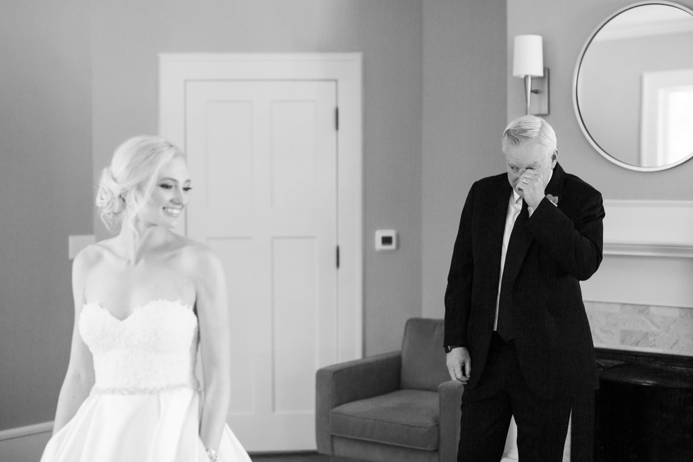 Dad seeing bride for first time