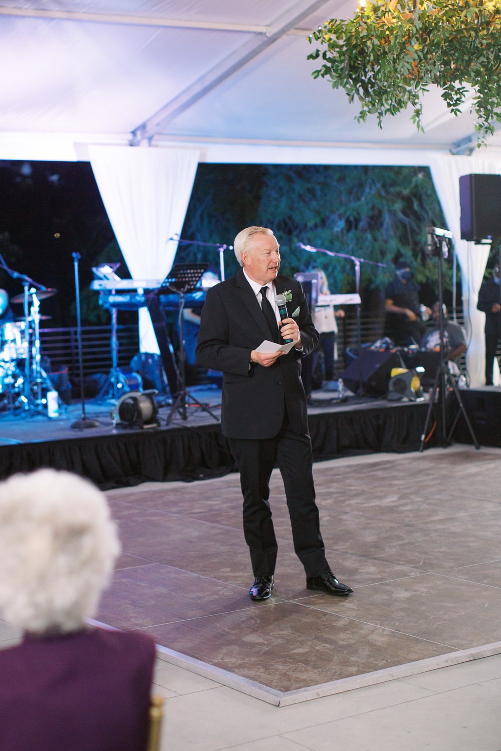 father of the bride giving speech at wedding