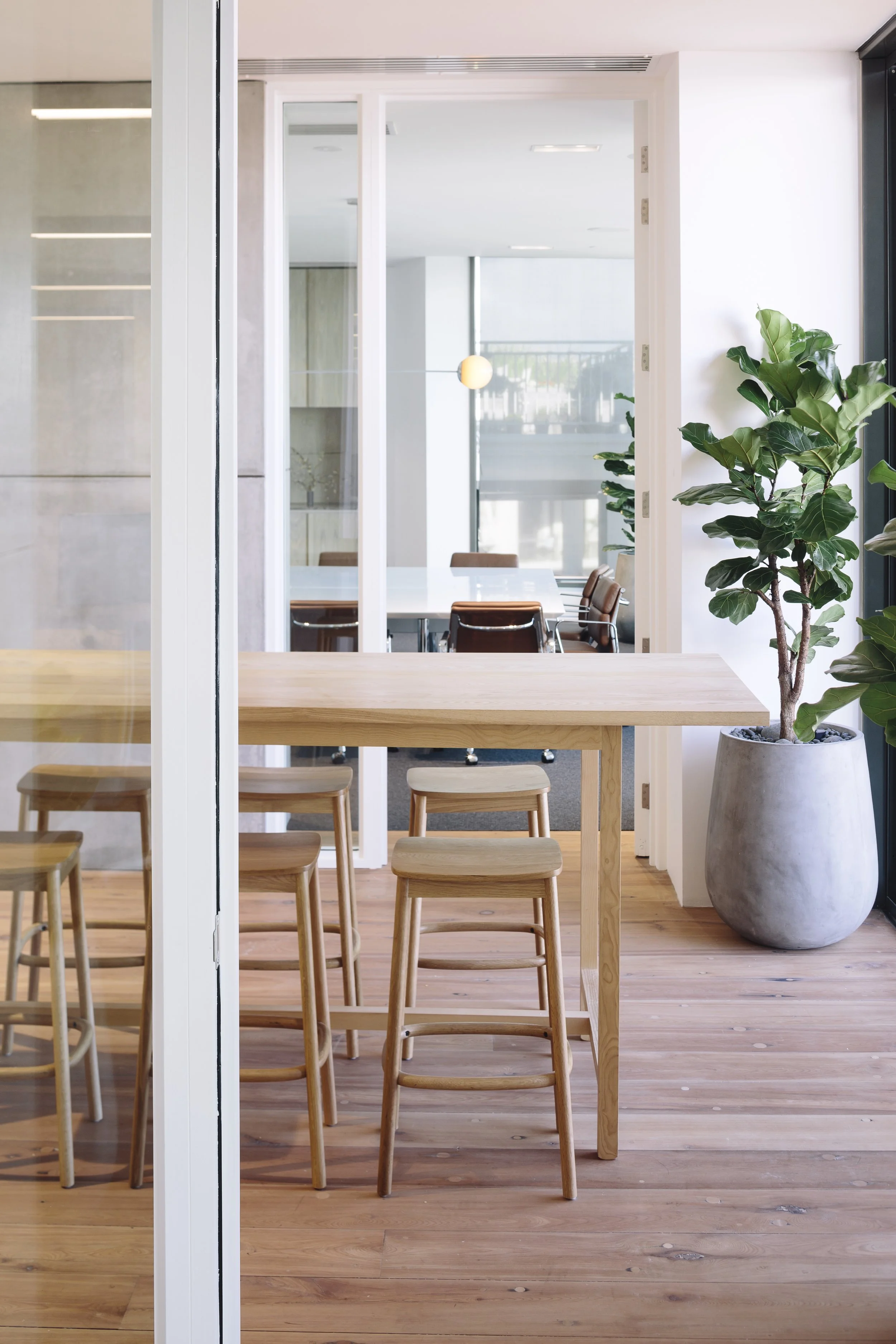 b Henderson office Auckland — PENNANT & TRIUMPH