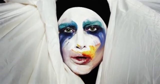 Lady Gaga - Applause
