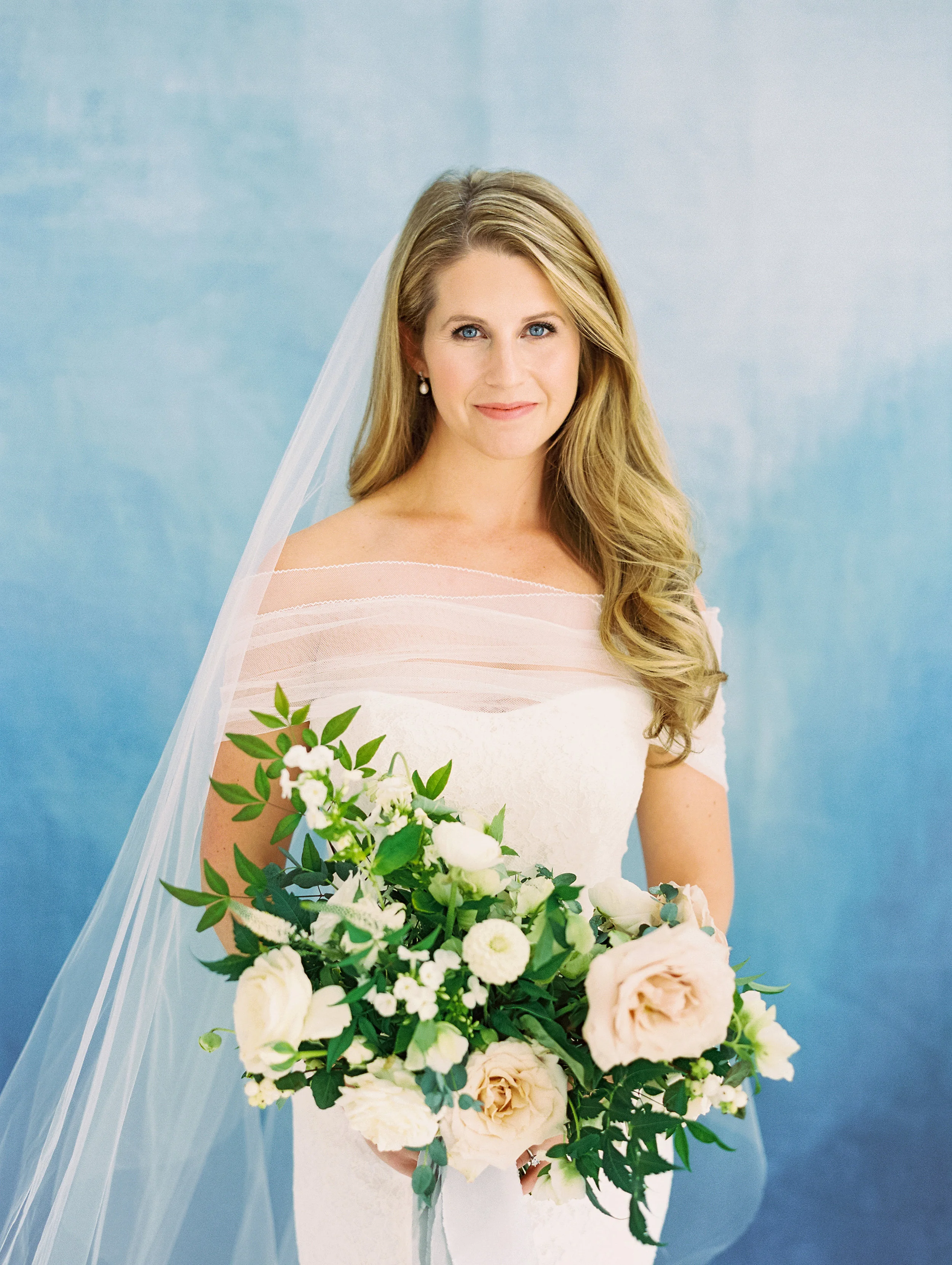 Becca Lea Photography, Fine art film wedding photographer, Contax 645, Portra 400, Dallas Wedding Photographer, Dallas Wedding, DFW Wedding Photographer, Lindsey Brunk Planning & Design, Nardos Design Dallas, The Southern Table florals, Samantha Landis hair and makeup
