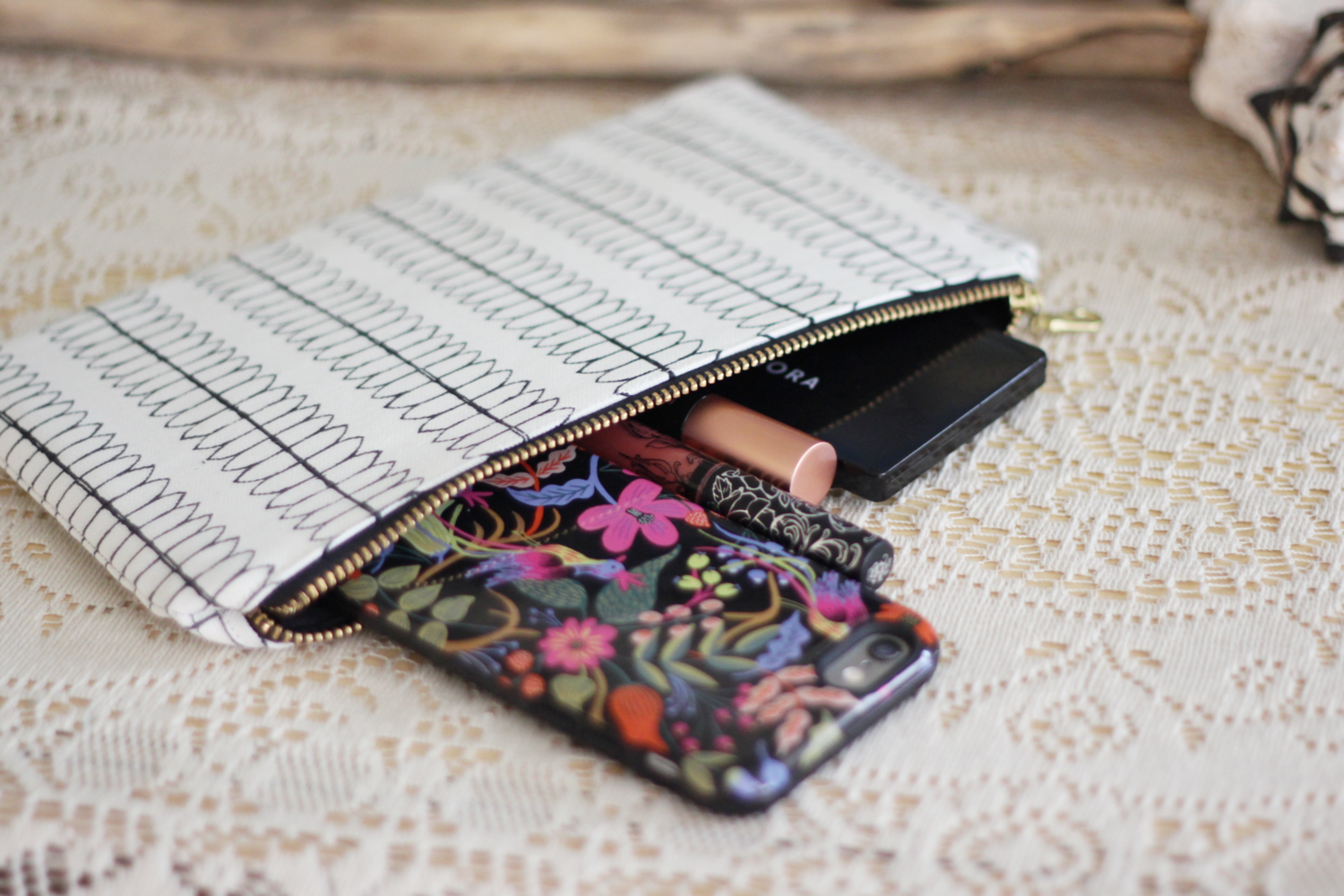 Sketch Zipper Pouch
