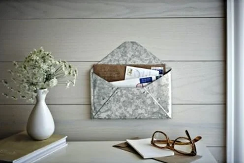 Galvanized mail holder.JPG