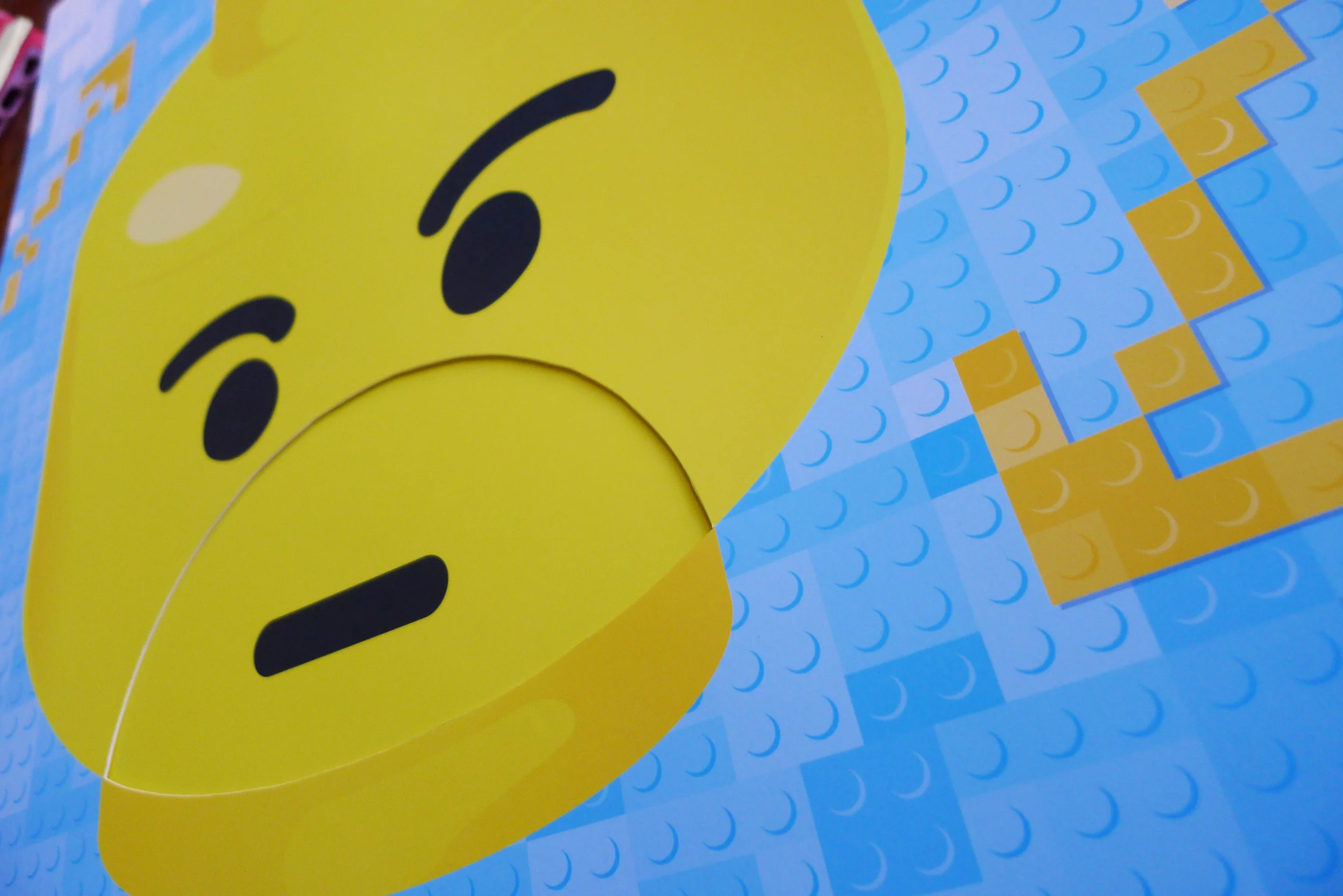 lego_poster_close1.jpg
