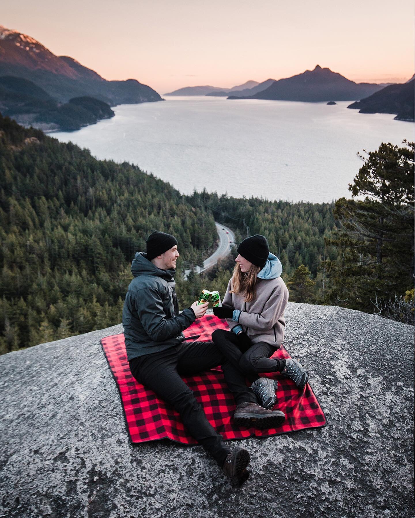 Something I love about living in British Columbia is being able to head straight to the mountains after work to enjoy a gorgeous sunset over the ocean with @martynkkaa.  We brought along some @freedearthtea with us to enjoy along with the view. Freed