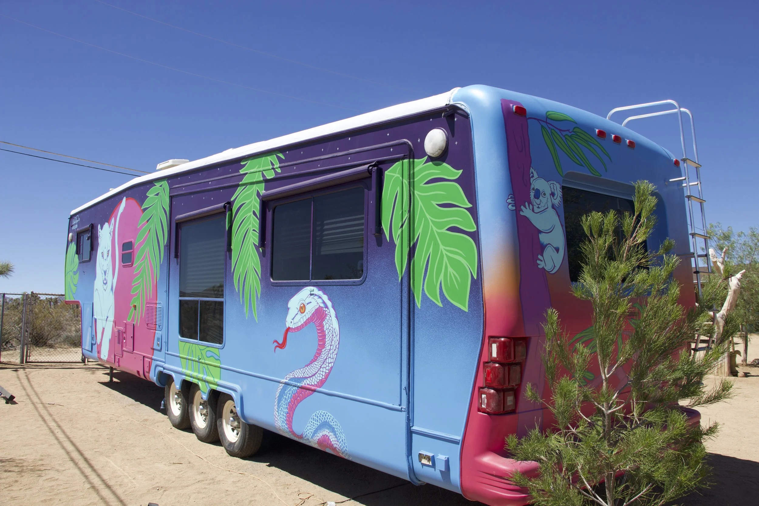 RVjungle2mural,25,CA, 1kspft, acrylic,spraypaint $10k, muralist.jpg