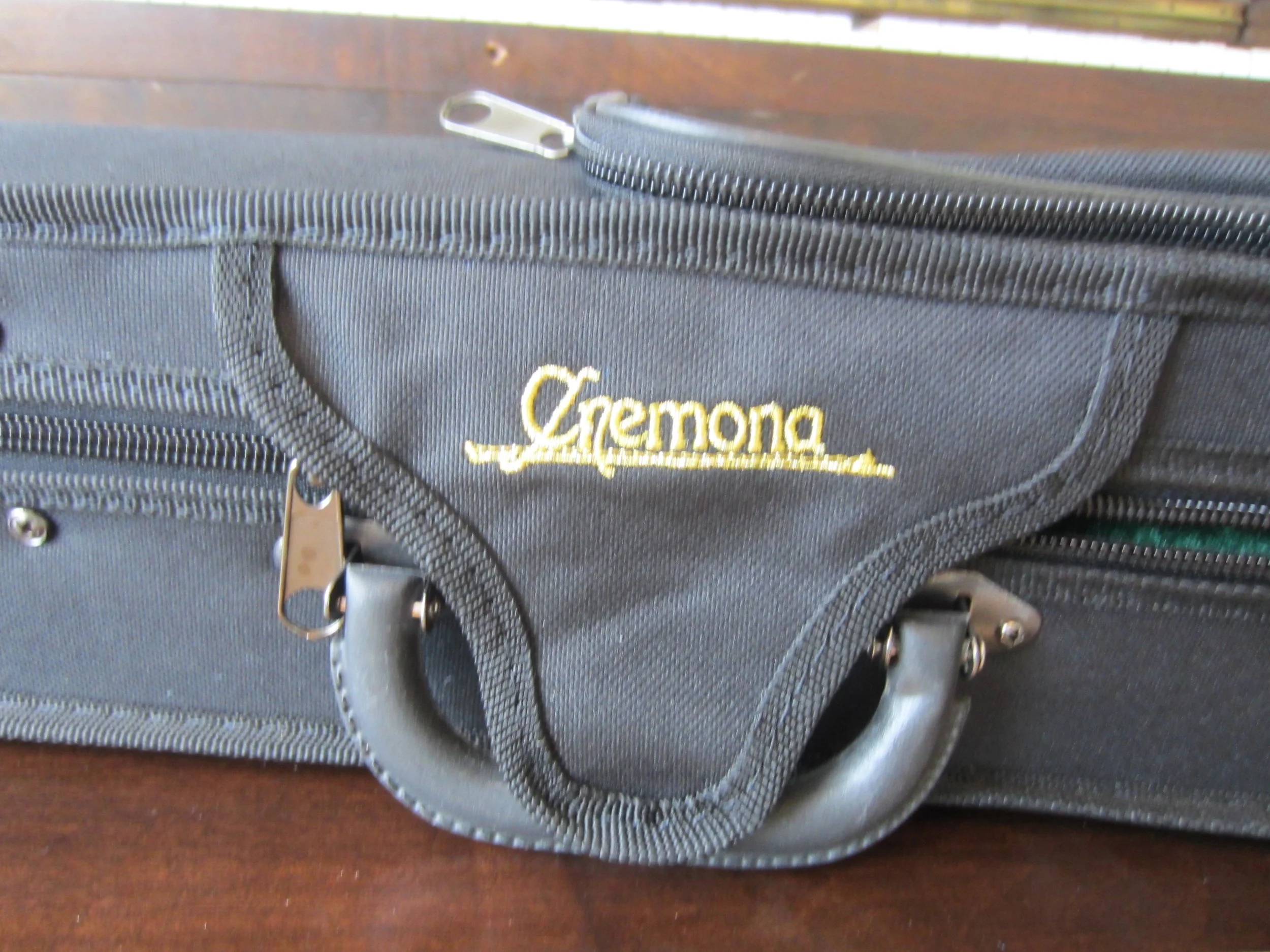 Cremona SV 130 Case