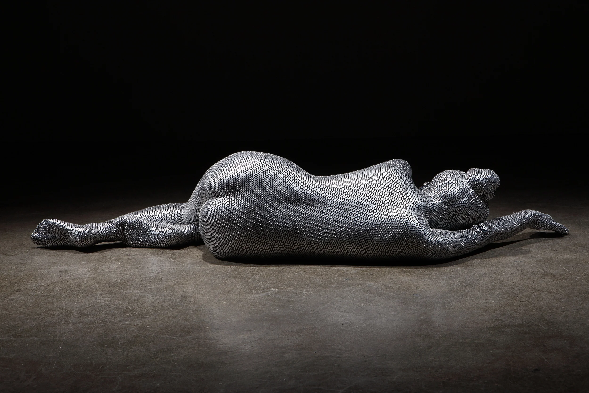YU H HYEON JEONG,aluminum wire,fiber glass,lifecasting,2012,180x50x35cm.JPG