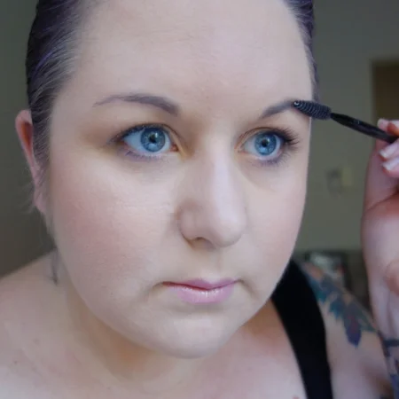 marisa-robinson-makeup-artist-brow-brush.jpg