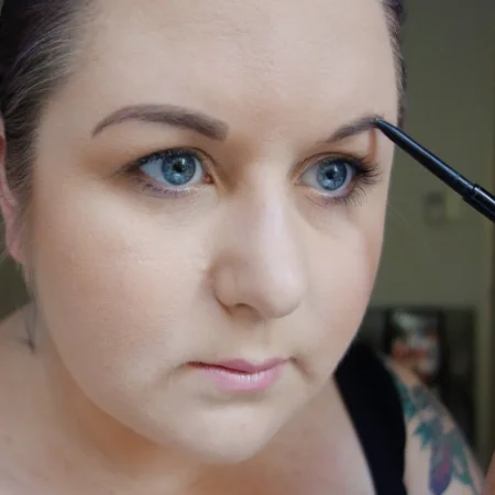 marisa-robinson-makeup-artist-brow-pencil.jpg