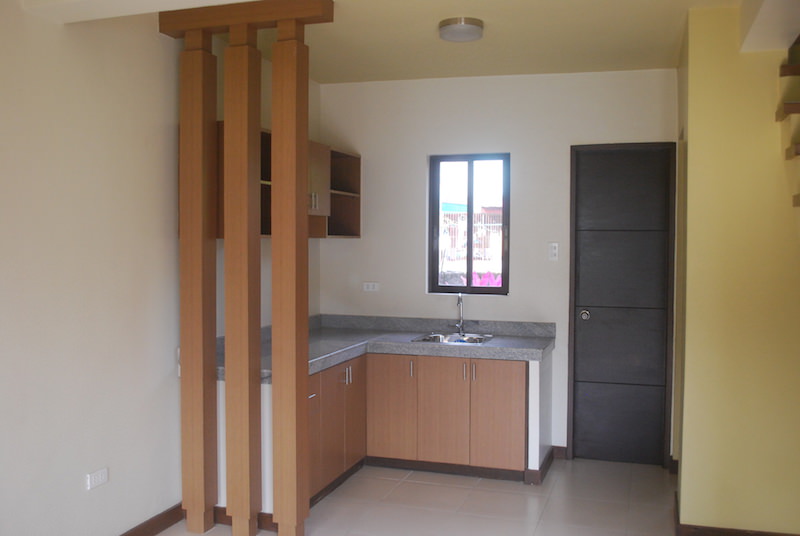  Kitchen with cabinets 