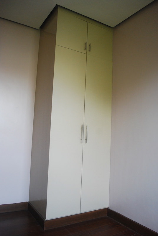  Regular bedroom's cabinets 