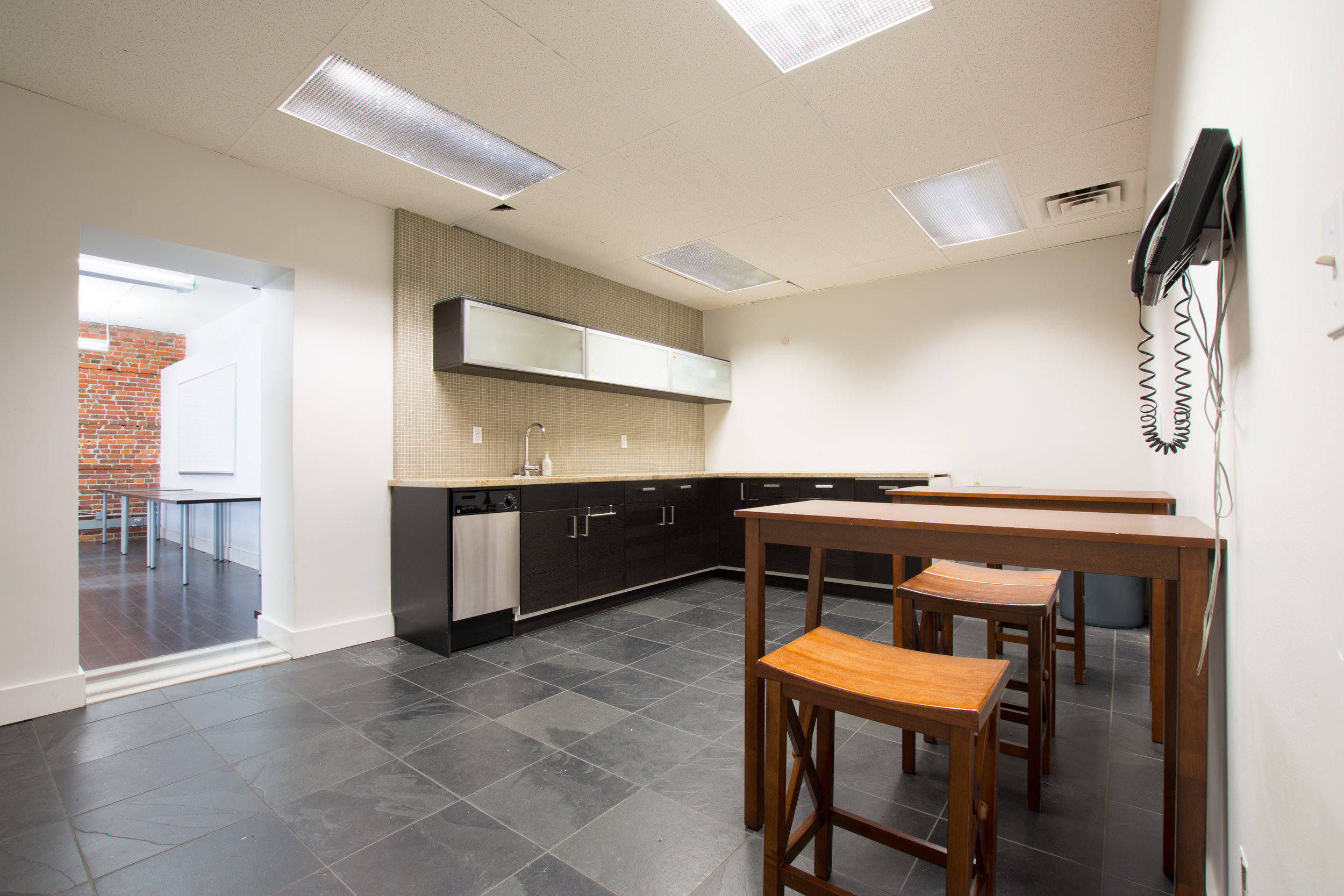 Suite 200-6.jpg