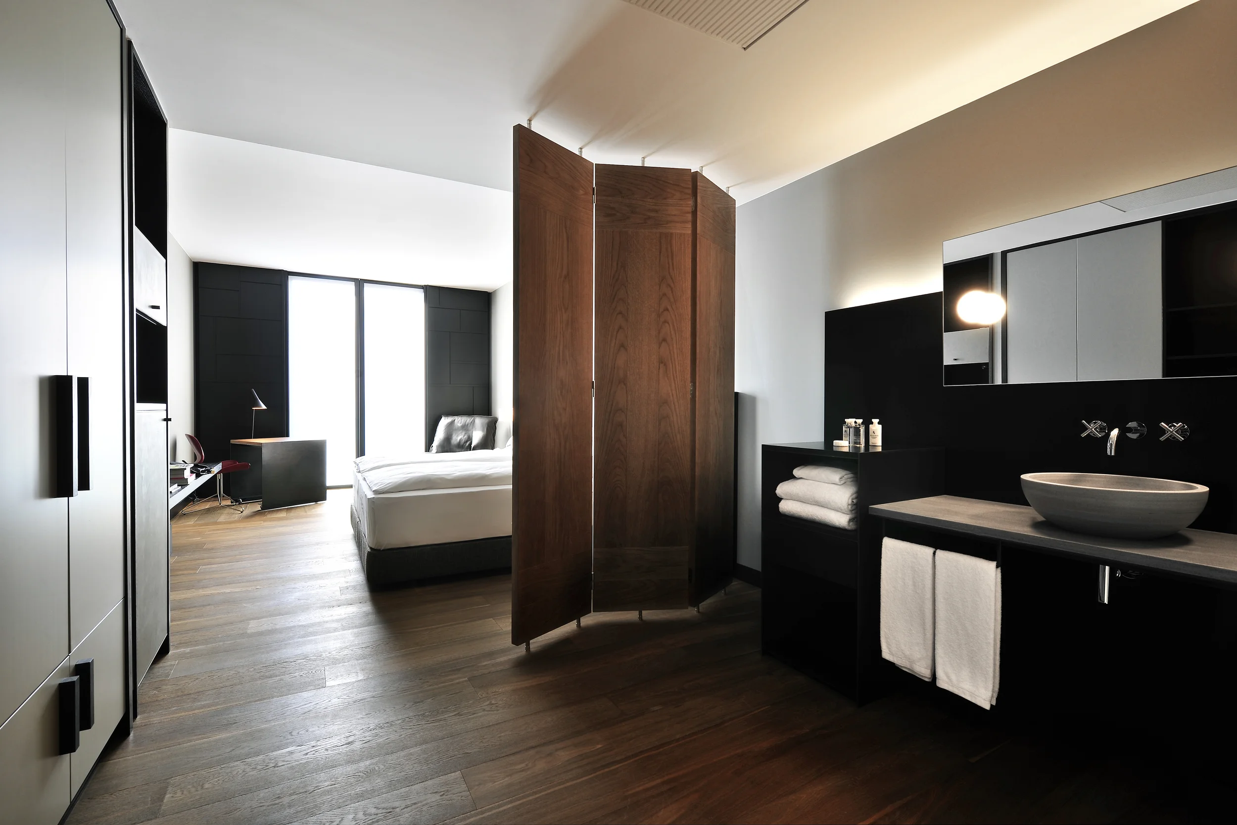 GRANDELUXE ROOM.jpg