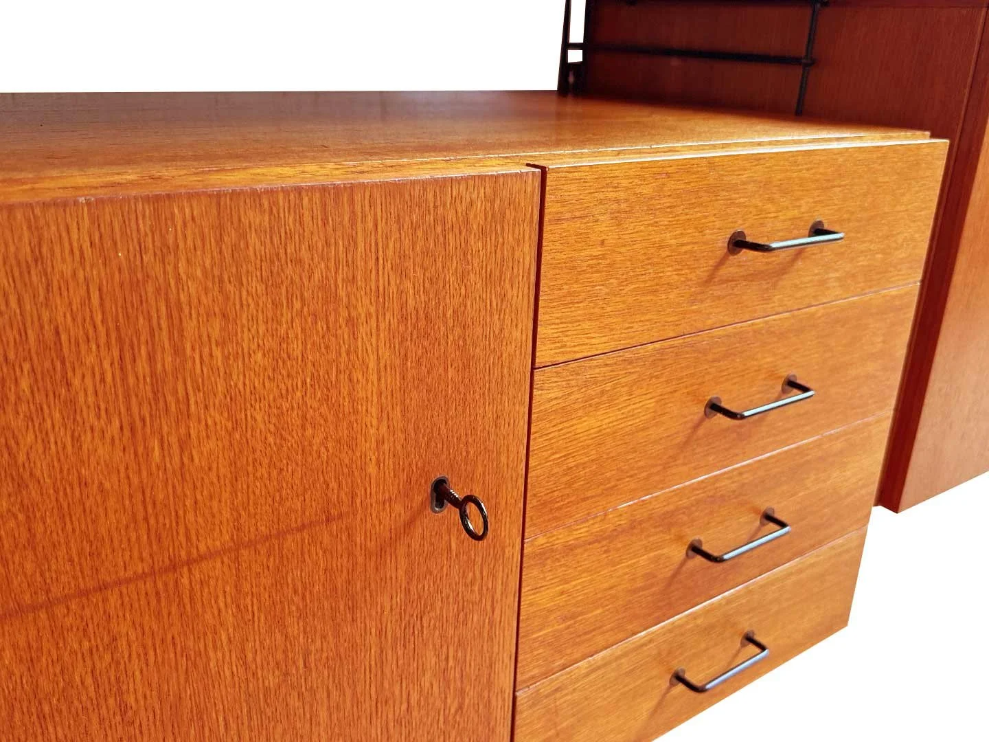 Musterring teak wall unit – close-up of cabinet door and drawers