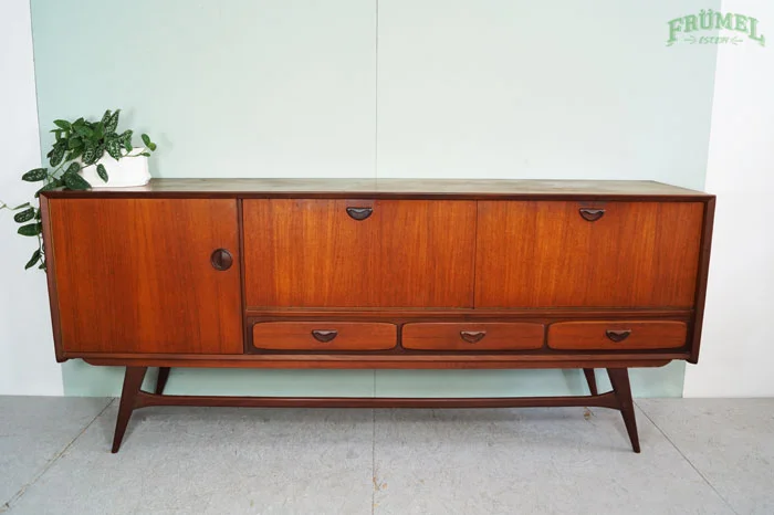 ka34-17-dressoir-louis-van-teeffelen-voor-webe.jpg