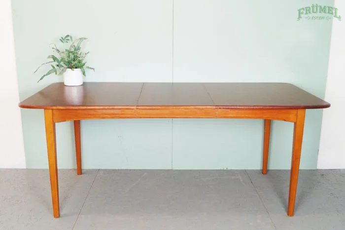 ta33.1-18 David Rosen voor Nordiska Kompaniet eettafel.jpg