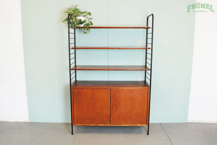 ka92-18 vintage wandsysteem met ijzeren zijframes.jpg