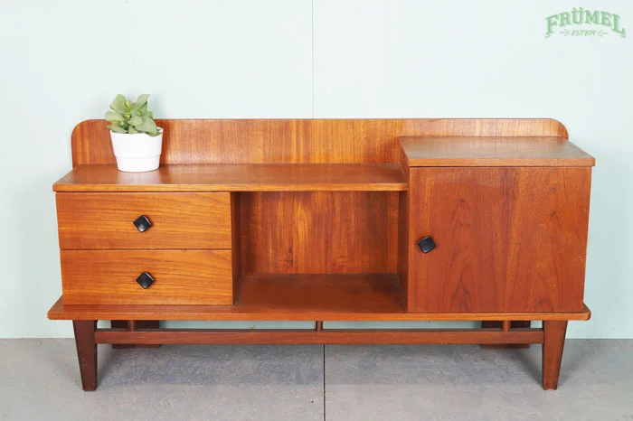 VINTAGE LAAG DRESSOIR