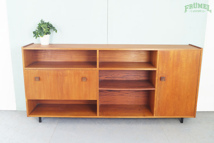 VINTAGE HANDGEMAAKT DRESSOIR