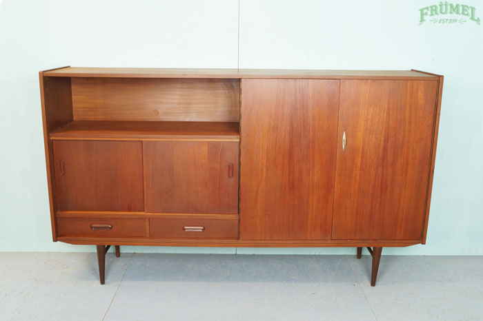 VINTAGE DRESSOIR KAST