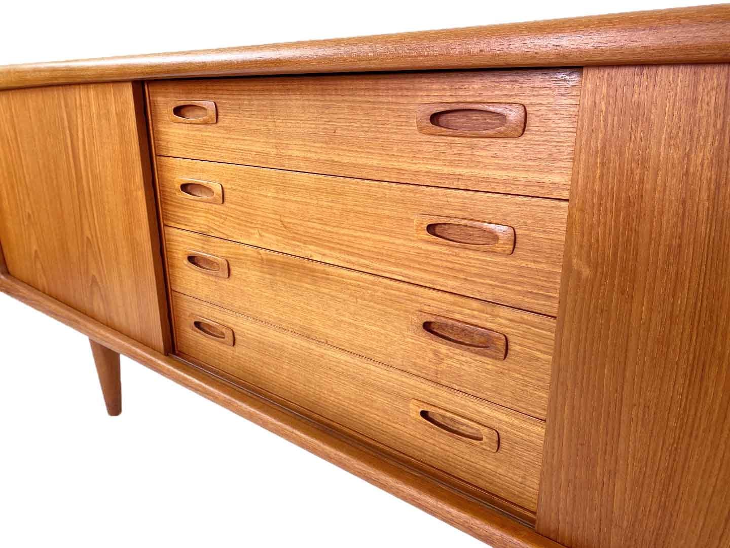 ka13-23-vintage-sideboard-dressoir-van-H.P.-Hansen,-Denmark-1960s-(7).jpg