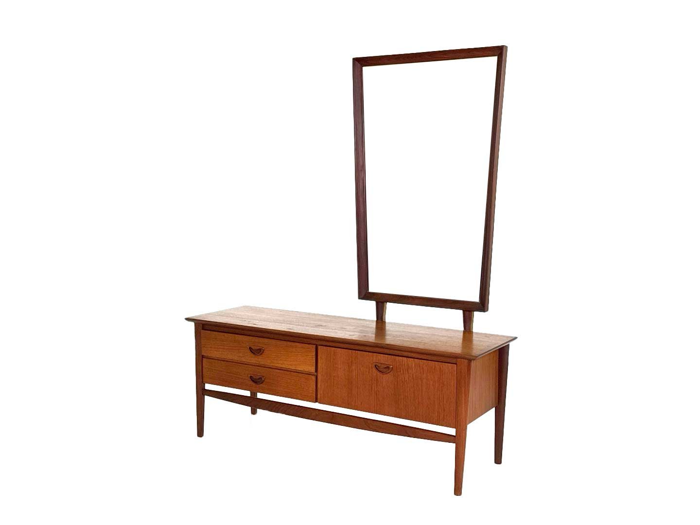 ka19-24-vintage-kaptafel-dressoir-van-Louis-van-Teeffelen-voor-Webe-(2).jpg