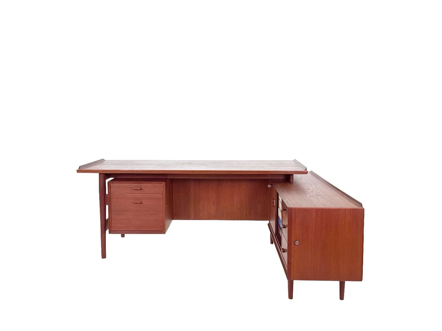 Arne Vodder Model 209 bureau voor Sibast in hout – linkerzijaanzicht vintage design