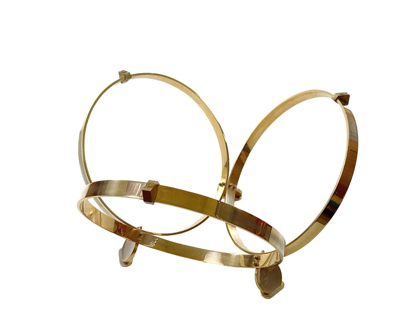 Ronde salontafel van Knut Hesterberg in messing en gerookt glas – totaalbeeld van messing frame