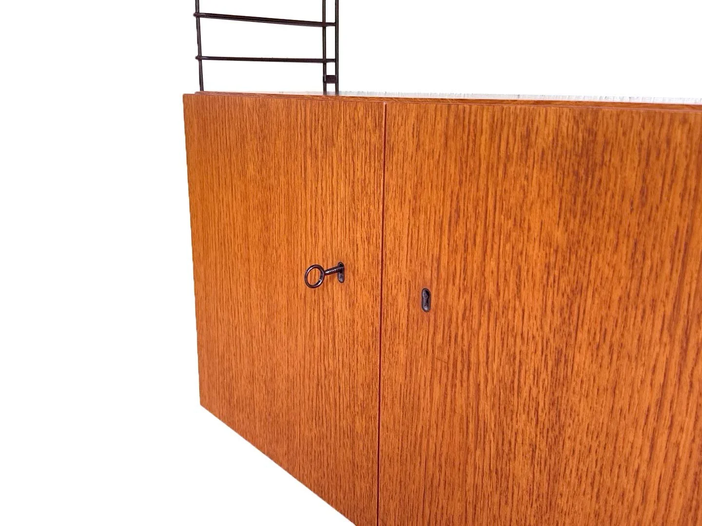 Mid-century Musterring wall system – close-up of the key and keyhole