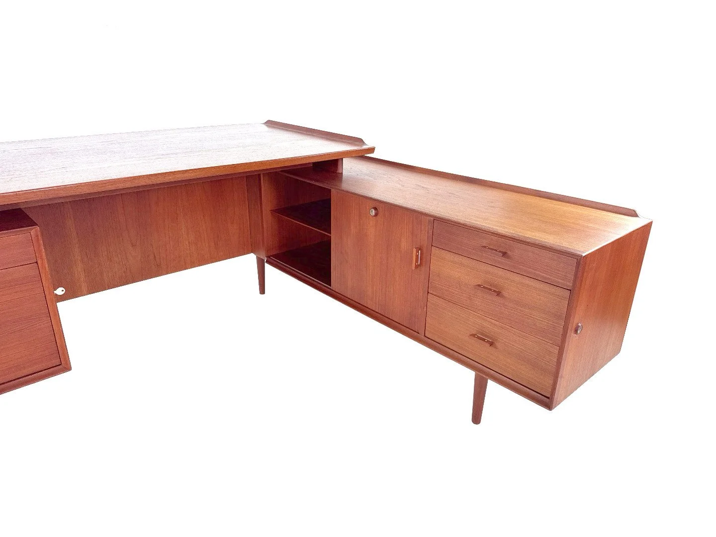 Arne Vodder Model 209 bureau voor Sibast in hout – close-up rechterzijde met schuifdeur