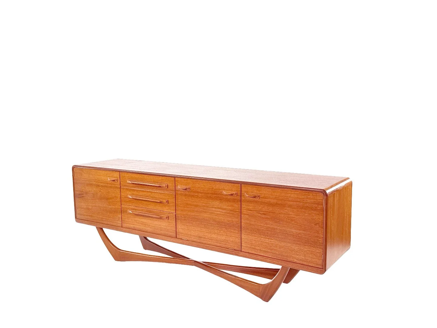 Mid-century sideboard van Val Rossi voor Beithcraft in teak – schuin bovenaanzicht rechts
