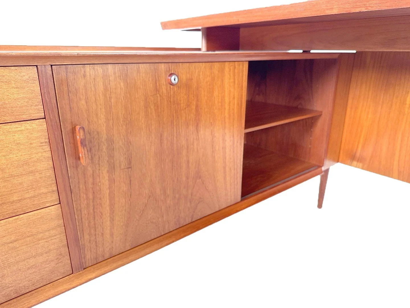 Arne-Vodder-Executive-Desk-Model-209---Sibast,-Denemarken,-1960-bu3-25-(13).jpg