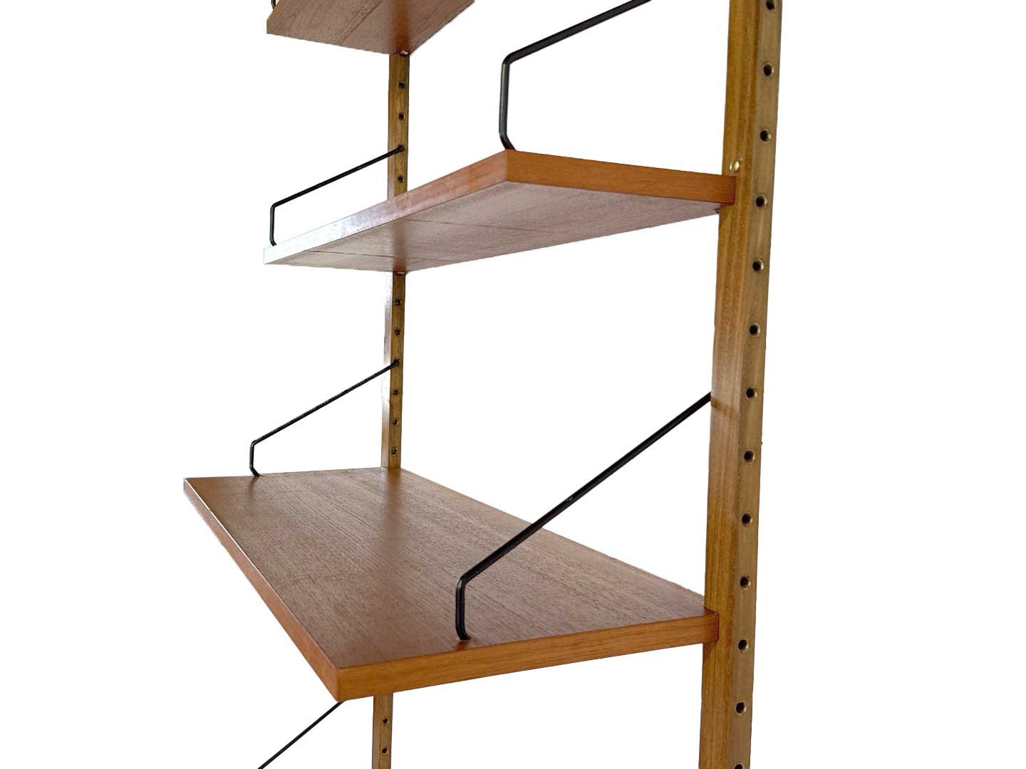 ka30-24-vintage-Poul-Cadovius-klein-teak-Royal-System-wandsysteem-met-bureau,-Denemarken-1950s-(7).jpg