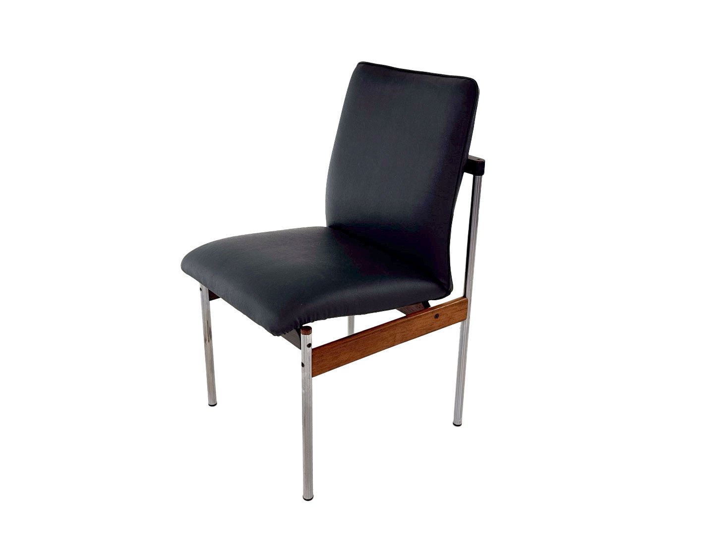 st4-24-6-vintage-eetkamerstoelen-van-C.Denekamp-voor-Thereca-(5).jpg