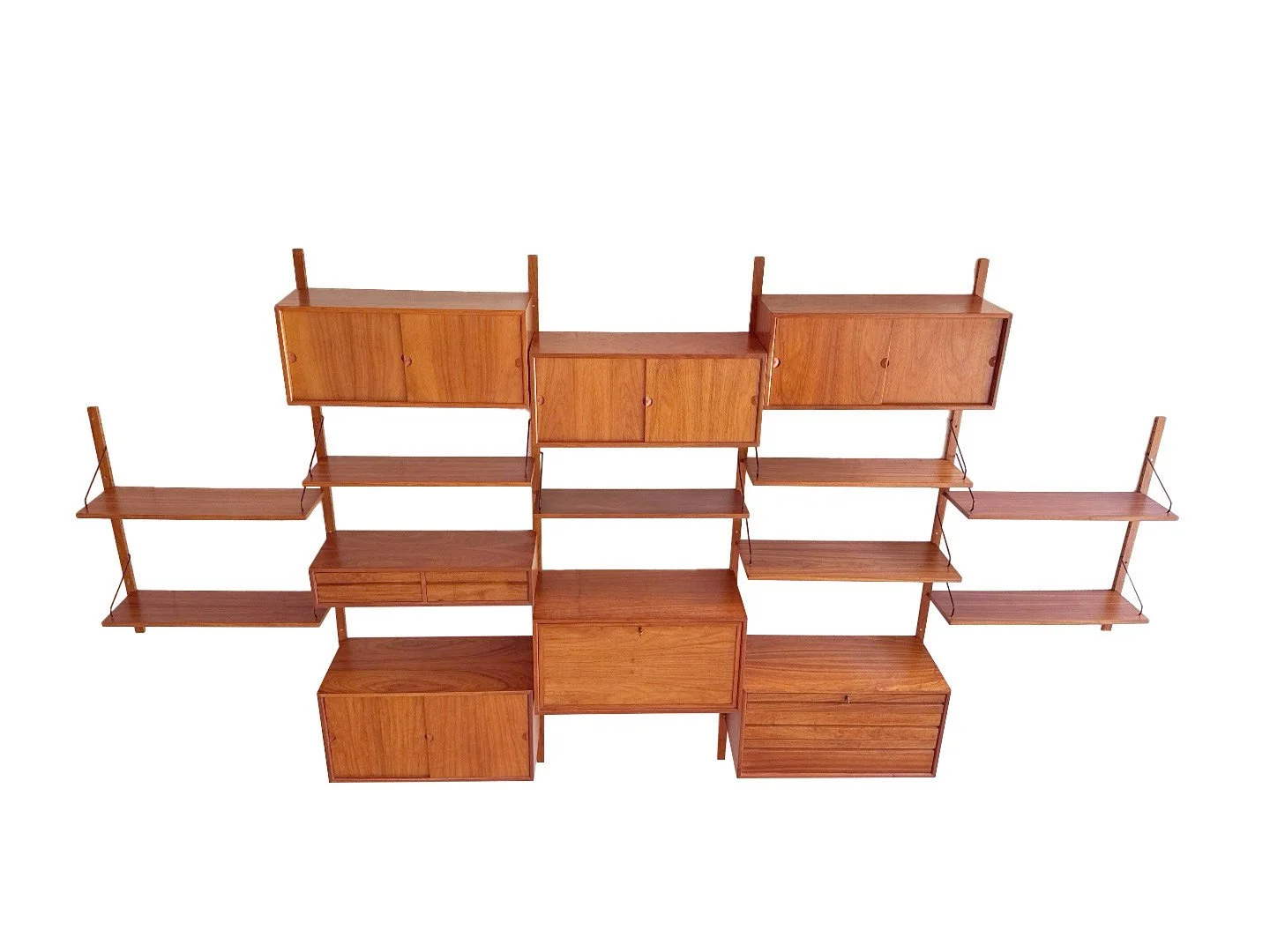 Vintage Royal System wandmeubel van Poul Cadovius in teak – bovenaanzicht met teak afwerking