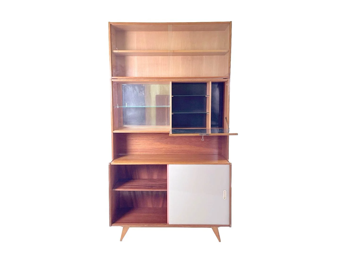 Vintage U-452 kast met vitrine en bar van Jiri Jiroutek in hout – schuifdeur, bar en vitrine open