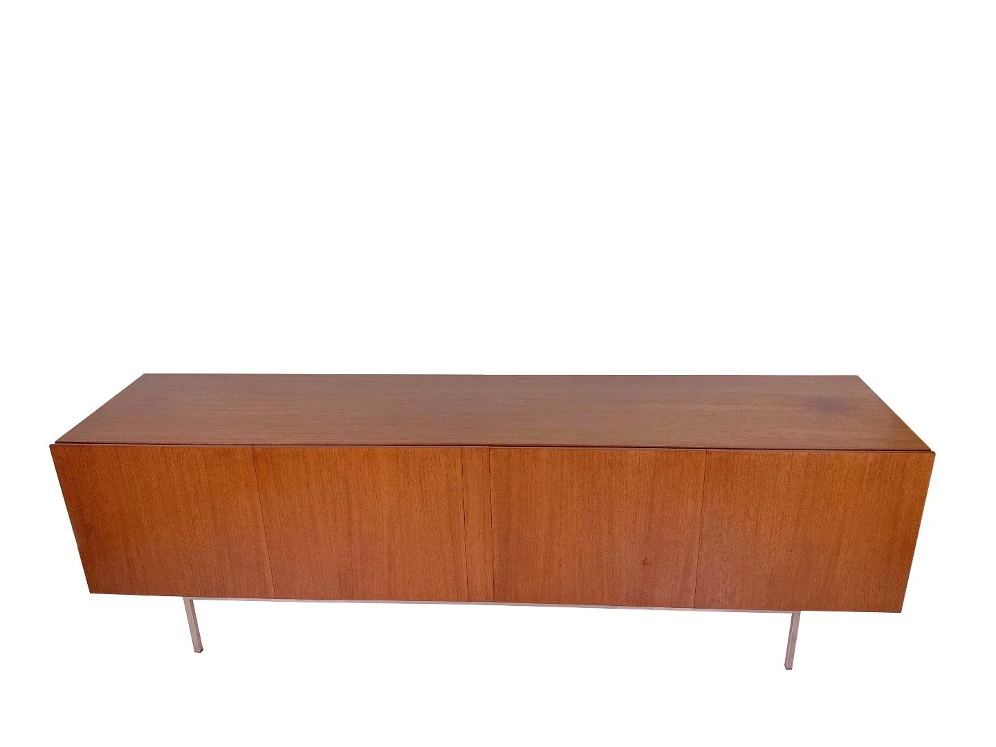 Mid-century teak sideboard B40 van Dieter Waeckerlin voor Behr – bovenaanzicht langwerpig blad.