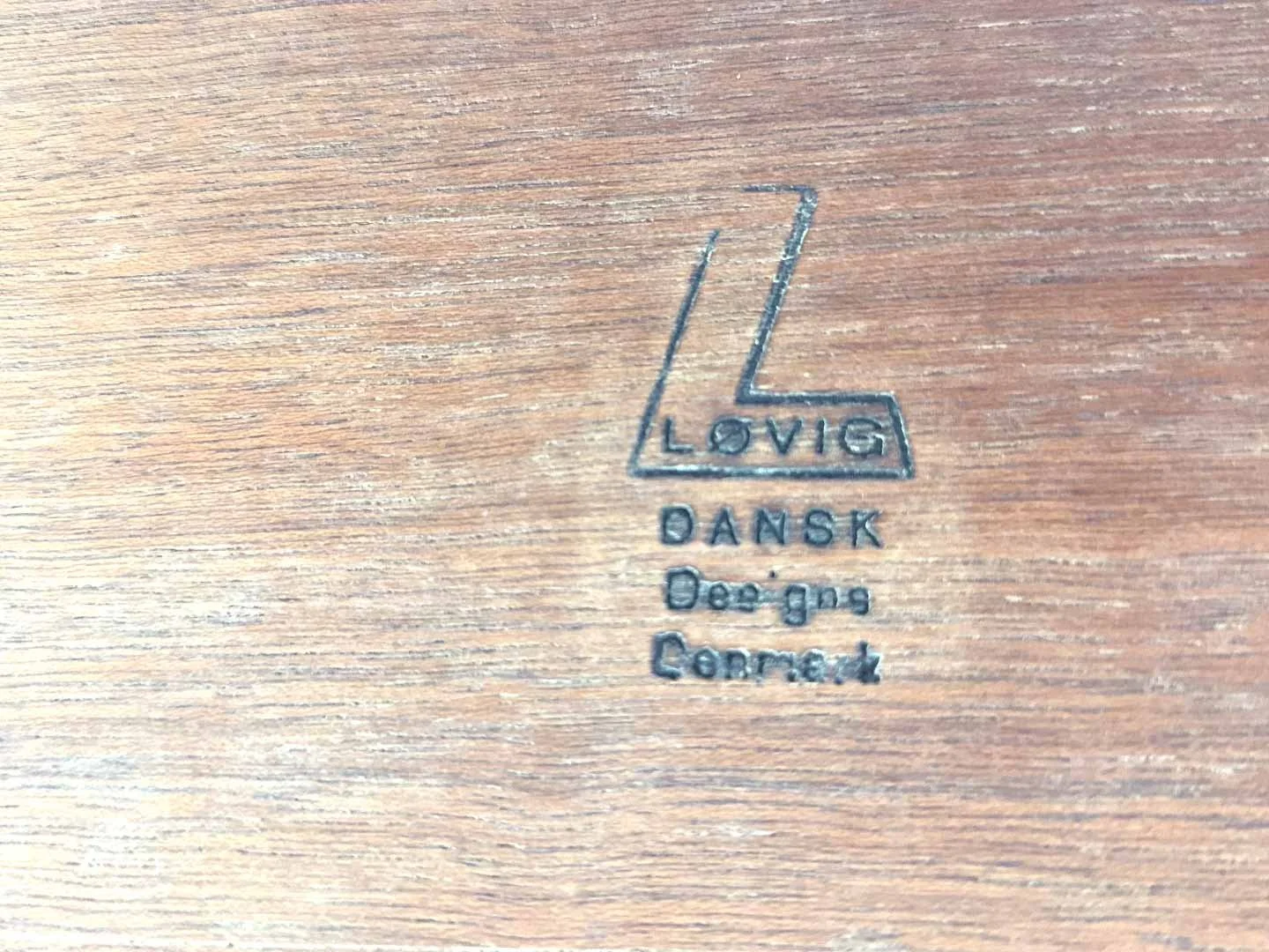 Vintage Deens vrijstaand bureau van Peter Løvig Nielsen in teak – close-up van het originele merklabel