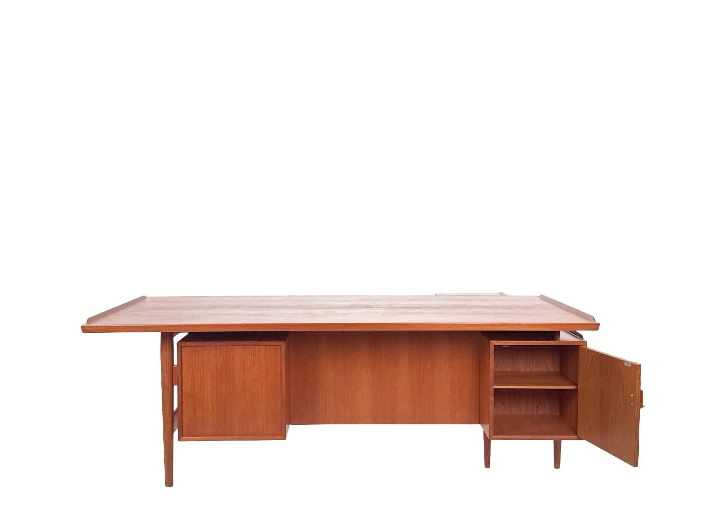 Arne-Vodder-Executive-Desk-Model-209---Sibast,-Denemarken,-1960-bu3-25-(5).jpg