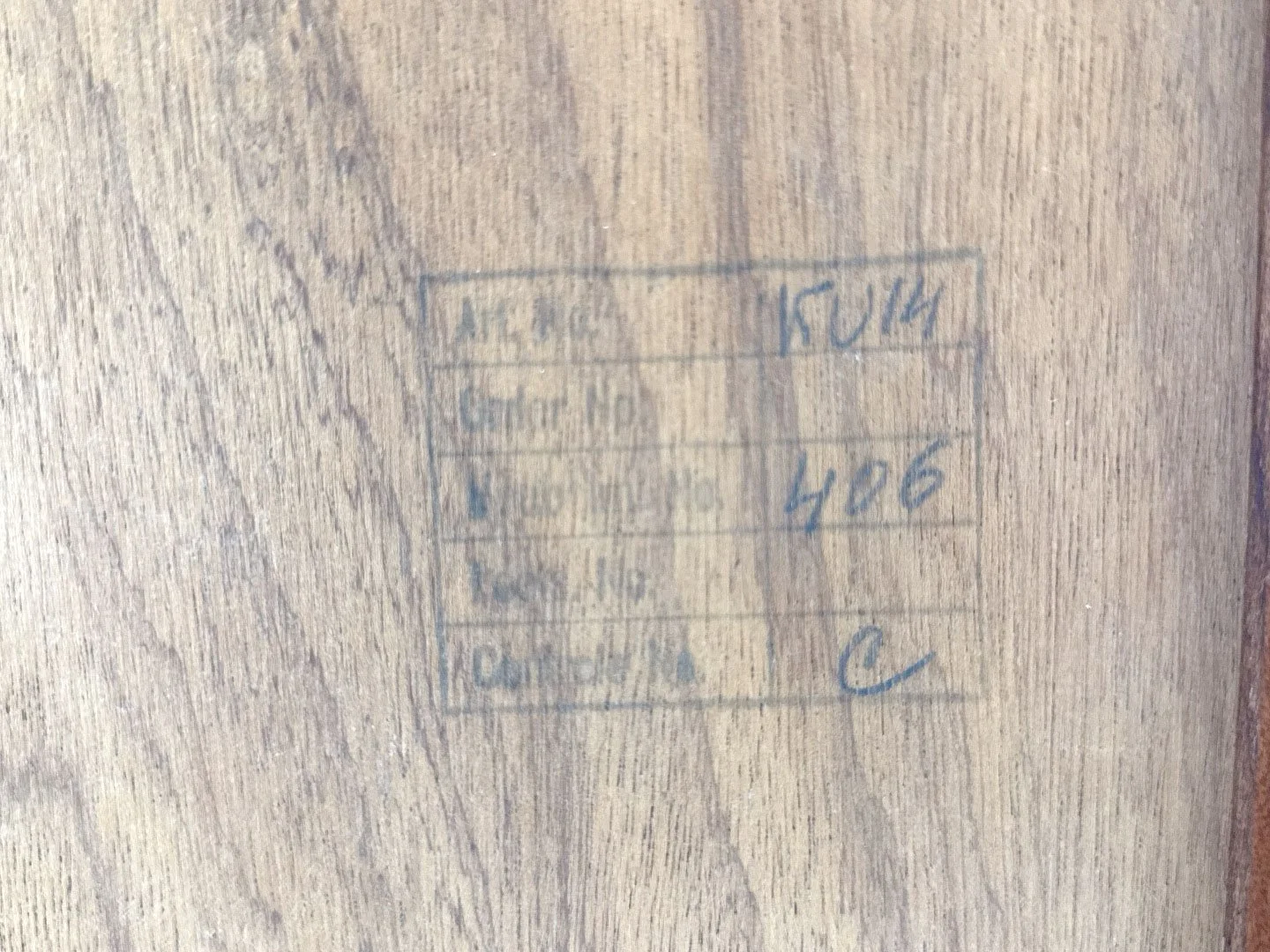 Pastoe KU14 kledingkast van Cees Braakman in teak – close-up van de originele Pastoe stempel