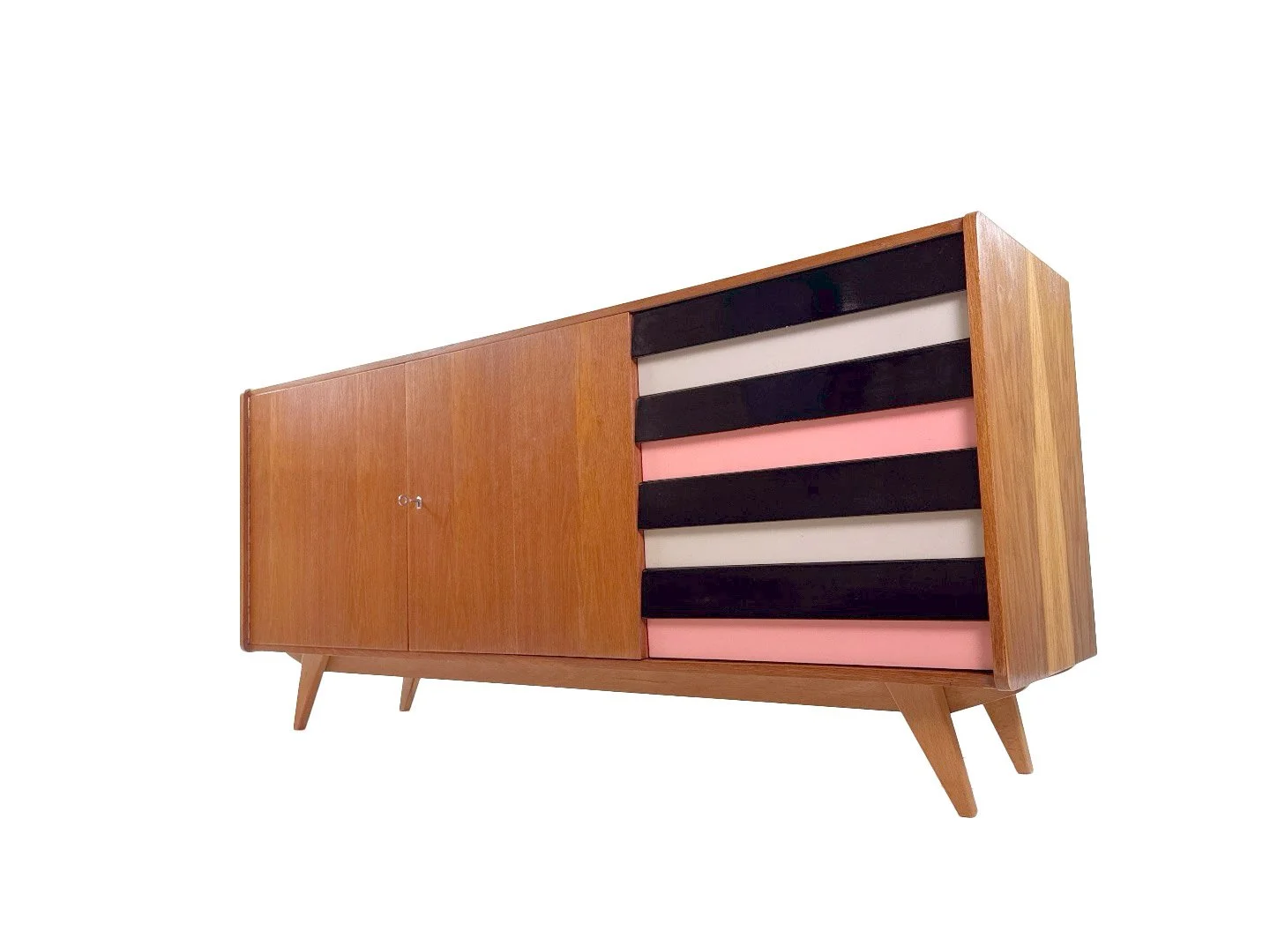 Vintage U-460 sideboard van Jiri Jiroutek in hout – schuin aanzicht vanuit rechtsonder