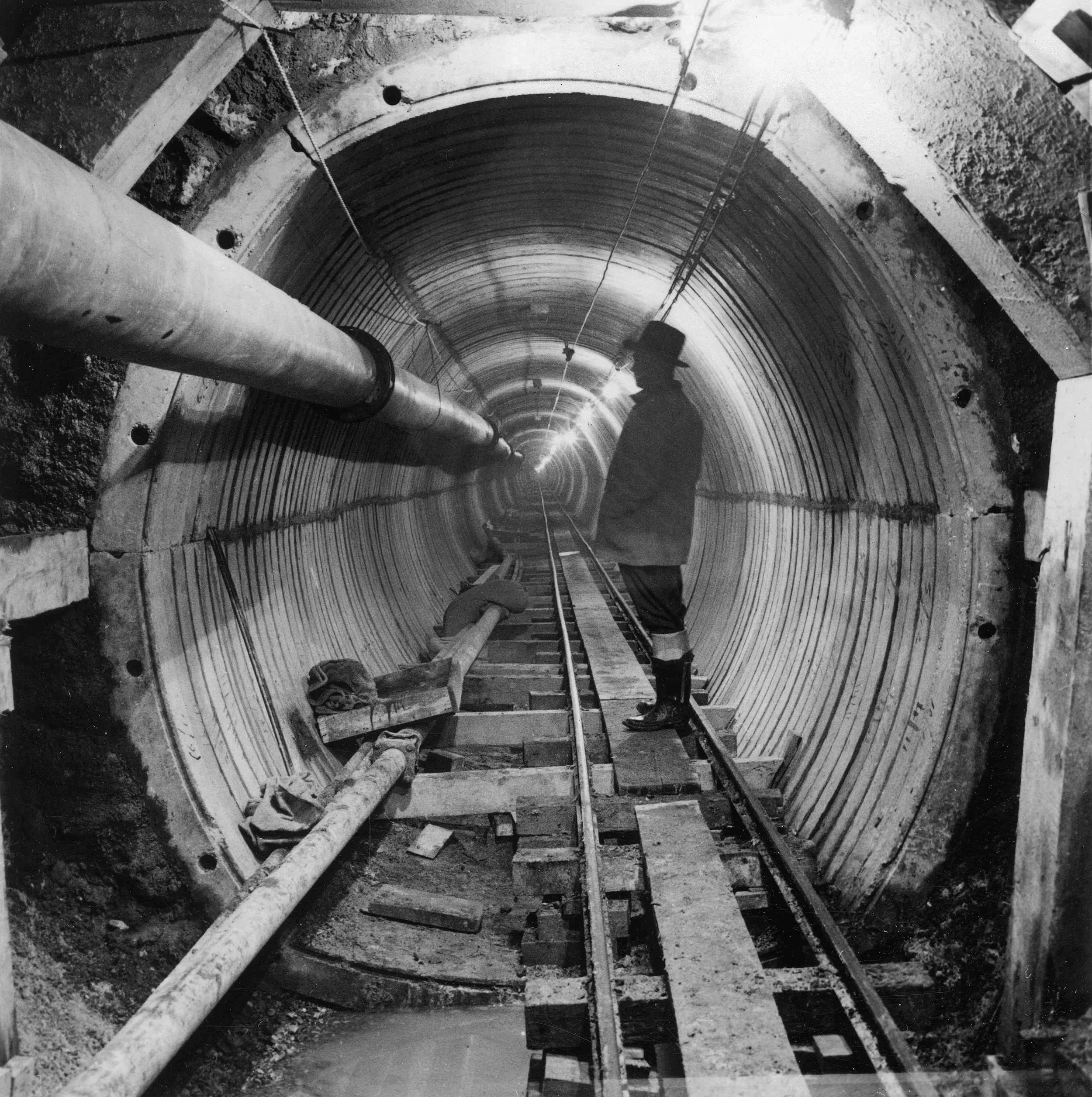 Construction of underground water tunnel that would transport water from the Marathon Reservoir to the city of Athens for the first time. Boyiati Tunnel 1928. Source: Historical Archive EYDAP.