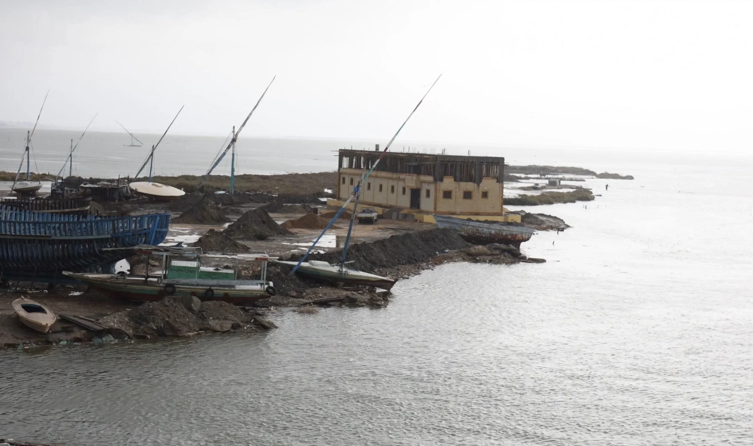 Extreme weather events and sea level rise also affects the lives of fishermen