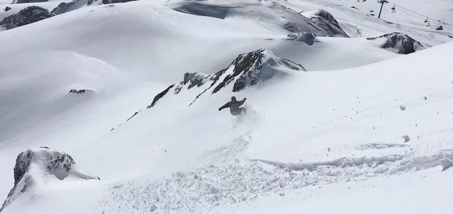 Robbie shredding the rad in Tignes !
