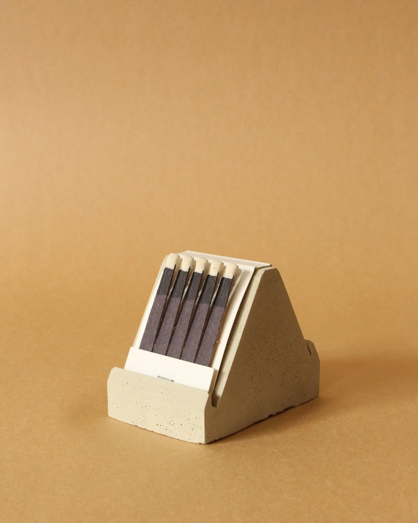 Come see this mini brutalist masterpiece, the Matchbook Mount @americandesignclub Table Manners this weekend @afternoonlight Shelter!
It will be among so many amazing pieces by an insane group of artists and designers. Not to be missed!