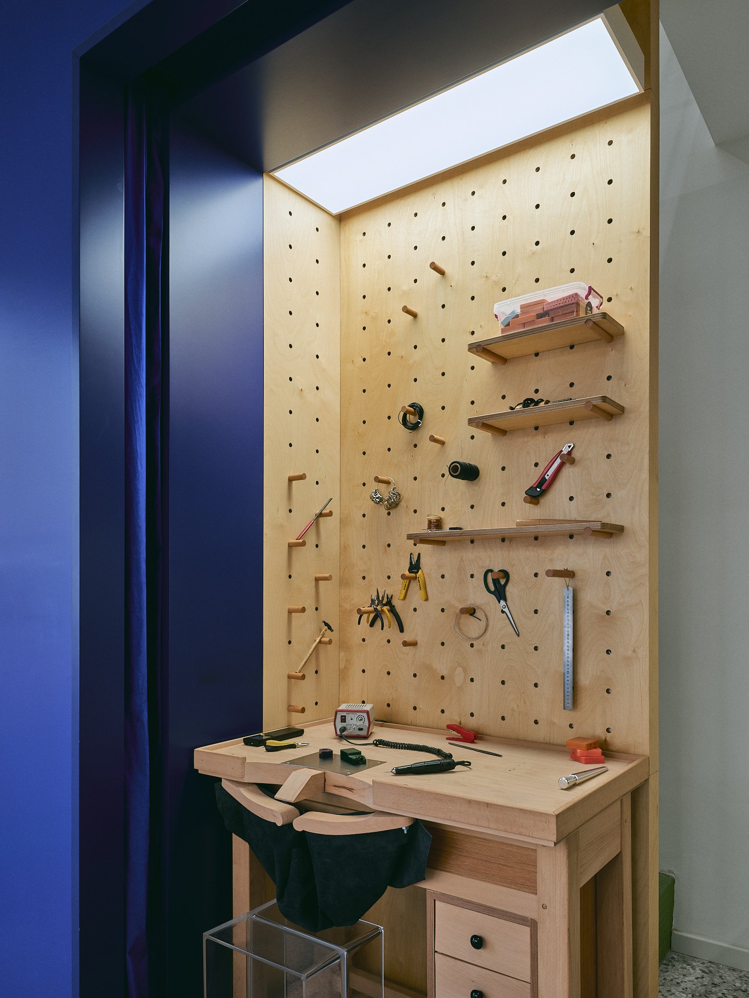 Project: By Way Of - Studio Client: Oya Tekbulut Type: Workspace Role: Creative Direction Collaboration with Abdik Architects Photo Credit: Egemen Karakaya All photos courtesy of Abdik Architects