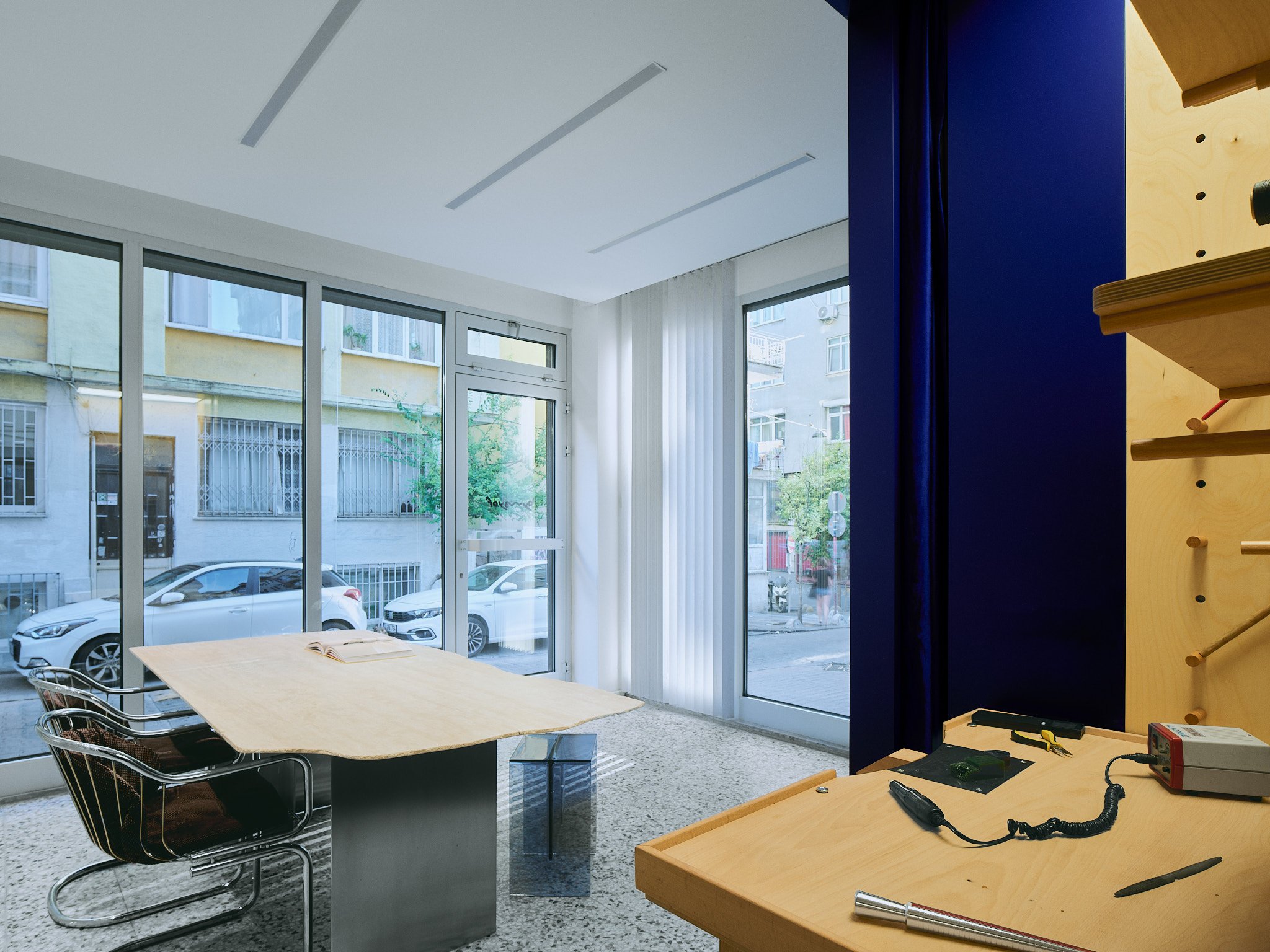 Project: By Way Of - Studio Client: Oya Tekbulut Type: Workspace Role: Creative Direction Collaboration with Abdik Architects Photo Credit: Egemen Karakaya All photos courtesy of Abdik Architects